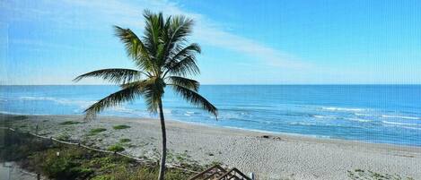 Na praia