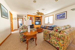 TV - Fun 'N Sun - Nags Head MP 16, 250 Ft to Beach Access, Pool, Pets OK, YR Flex Stays (Nags Head)