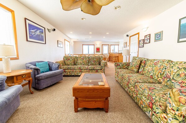 TV - Fun 'N Sun - Nags Head MP 16, 250 Ft to Beach Access, Pool, Pets OK, YR Flex Stays (Nags Head)