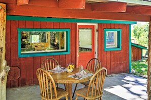 Outdoor dining - Quiet Durango Farmhouse w/ Beautiful Yard & Gazebo (Durango)