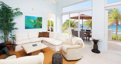 Villa Caymanas: Caribbean Villa w/ Fabulous Snorkeling, Pool, & Panoramic Balcon