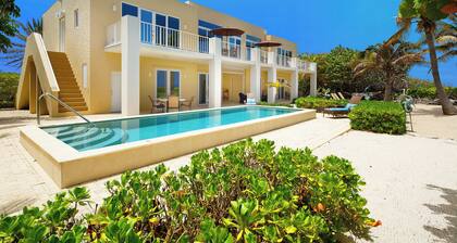 Villa Caymanas: Oceanfront Villa w/ Private Pool, Backyard Snorkeling + Panoramic Views