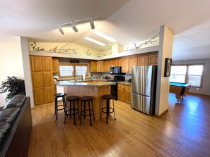 Fridge, microwave, oven, stovetop - Trails End @ Spring Brook Resort (Wisconsin Dells)