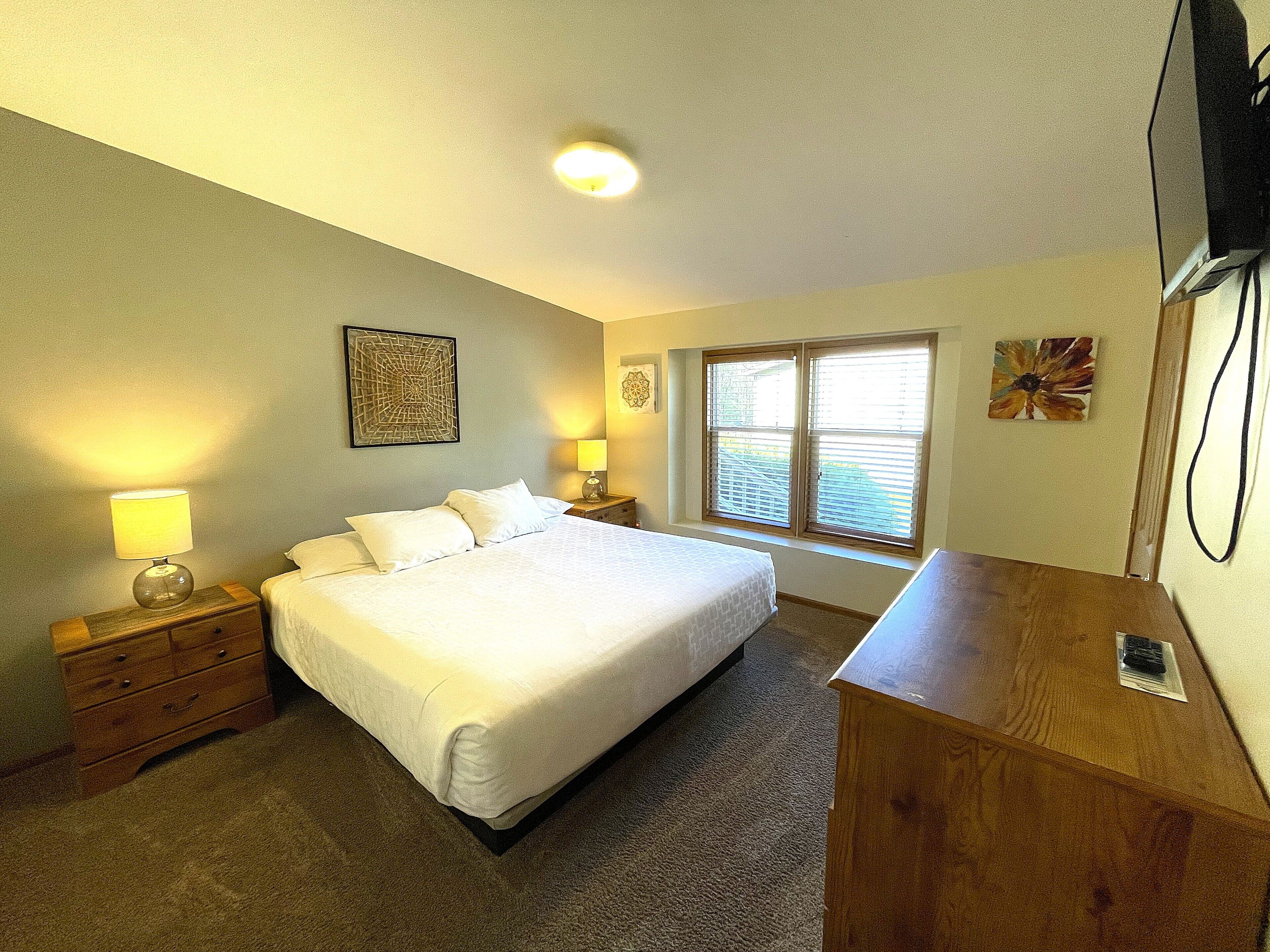 4 bedrooms, iron/ironing board, free WiFi, bed sheets