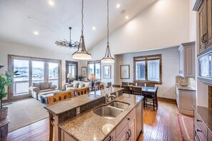 Unclassified image, 2 of 50, button - Deer Valley East Home – 2 Mins to Skiing, Free Ski Shuttle, Hot Tub, 4 King Suites +Free Ski Rentals (Heber City)