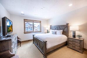 5 habitaciones, tabla de planchar con plancha y wifi gratis 