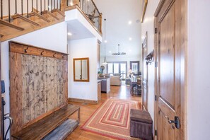 Smart TV, chimenea y videojuegos 