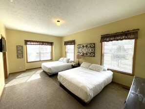 6 bedrooms, free WiFi, bed sheets