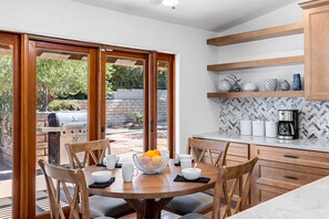 Dining - Blue Waters at Andreas Hills - Luxury Pool Escape (Palm Springs)