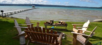 Cozy cottage Big Glen Lake, Tennis Court, Dock, Kayaks, Rowboat, Sunset view