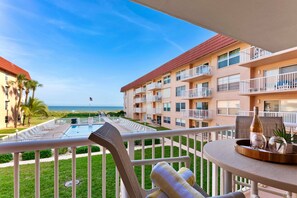 Outdoor dining - Family Friendly & Right on the Beach - Spacious 3 Bedroom Condo w/ Great Views! (Cocoa Beach)