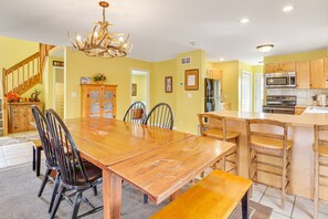 Dining - Pocono Retreat: Access to Community Lake & Beach! (Albrightsville)