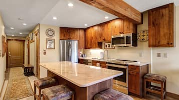 Microwave, stovetop, dishwasher, coffee/tea maker