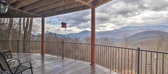 Pet-Friendly Apt w/ Views in Pisgah Nat’l Forest!