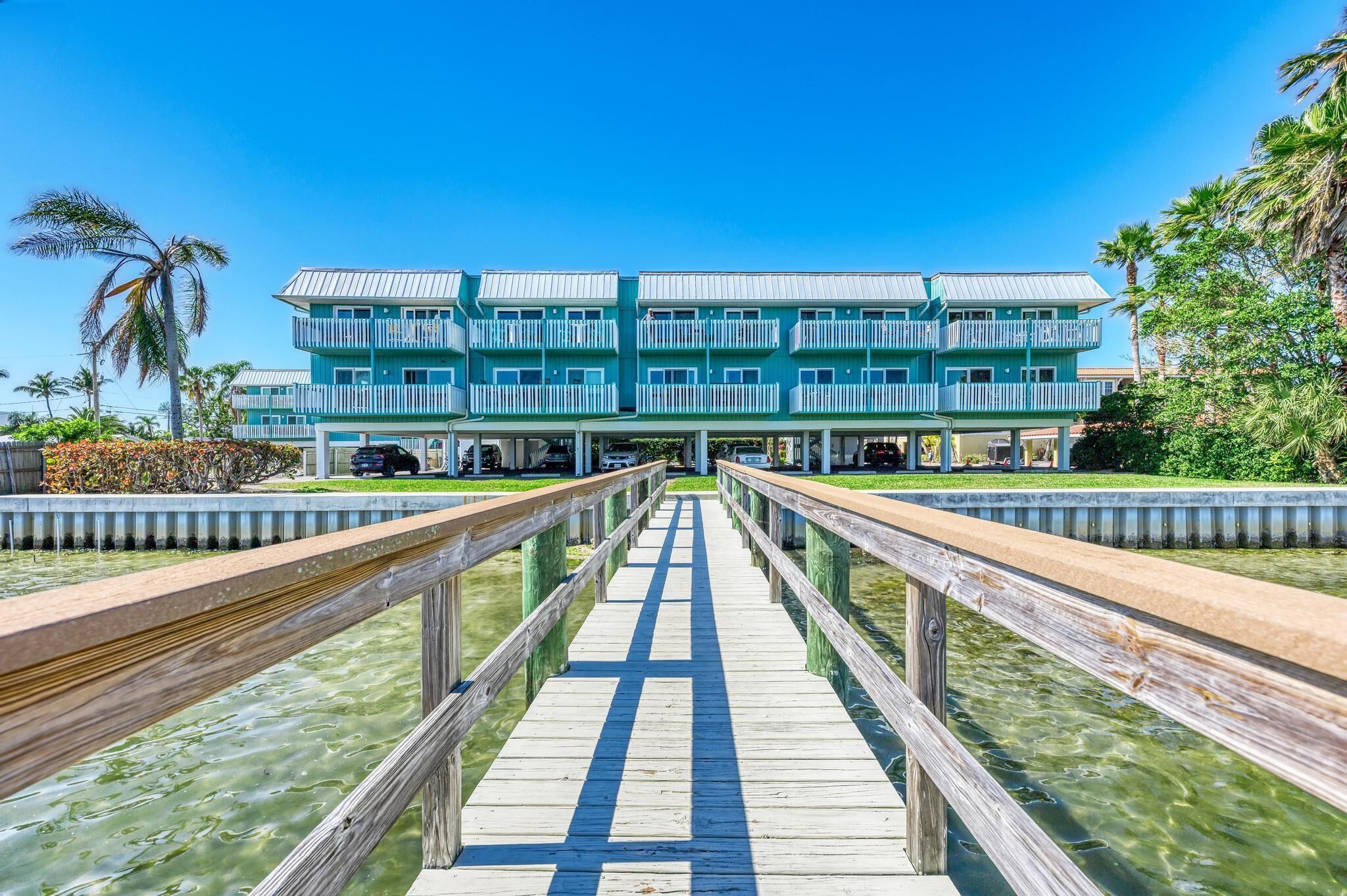 Beach Palms 6B-Beach 1 Minute WalkHeated Pool-Free Wi-Fi-Dock-Surrounded By Wate