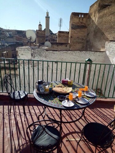 Riad Family Samnoun sunny house