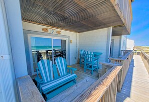 Outdoor dining - Queen's Grant A-102: Beachfront Fun & Ocean Views (Topsail Beach)