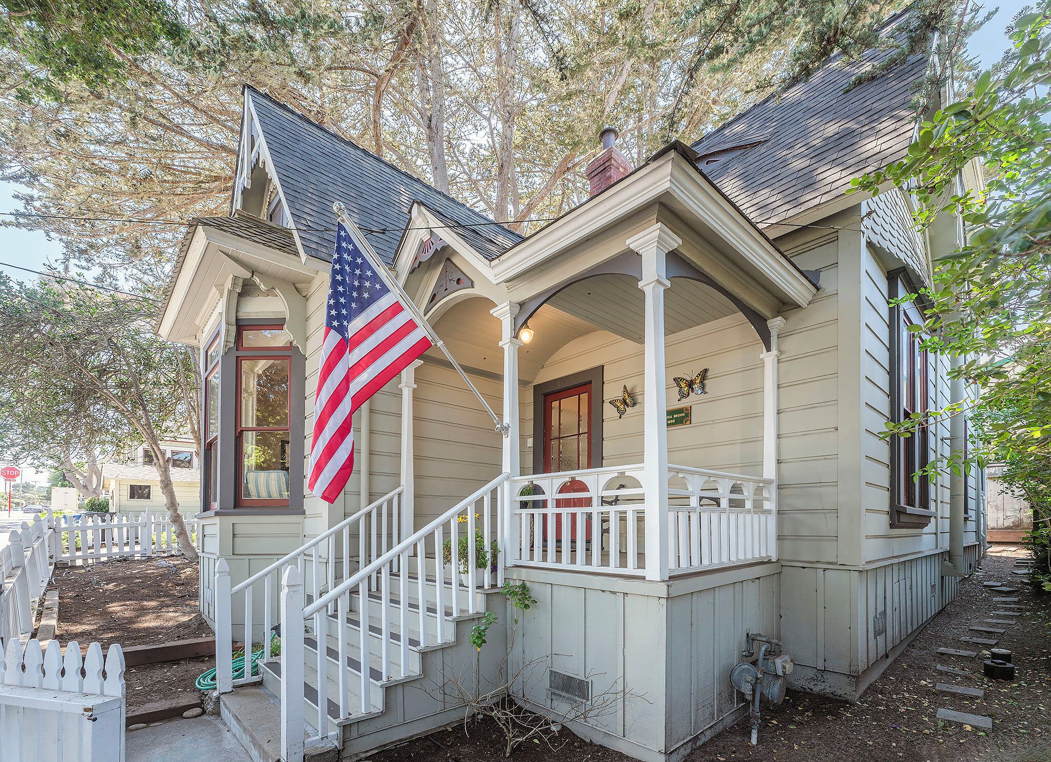3704 Ship's Watch ~ Charming Historic House, Walk to Restaurants and Shops!