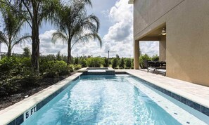 A heated pool - Beautiful Villa with Themed Bedrooms at Encore (Kissimmee)