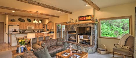TV, fireplace, DVD player, books