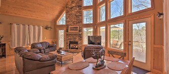 Murrayville Lakefront Cabin w/ Boat Slip & Grill!