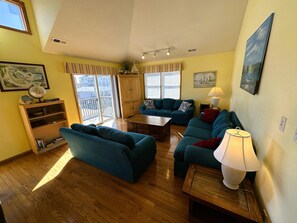 TV, books, video library - KD304- Oceanside! - 4 Bedrooms, Hot Tub, WIFI, Crow's Nest, Pool Table! (Kill Devil Hills)