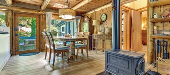 Hike to the Coast! Log Cabin on 5 Acres in Bandon