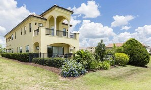 Exterior - Radiant Retreat with Golf Course Views at Reunion (Kissimmee)