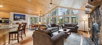 Heavenly Solitude - Kwaliteit Gedurende, Hot Tub, 2 woonkamers, Modern