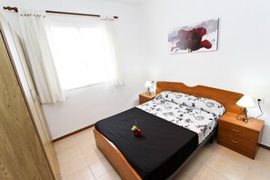 1 bedroom, iron/ironing board, free WiFi, bed sheets
