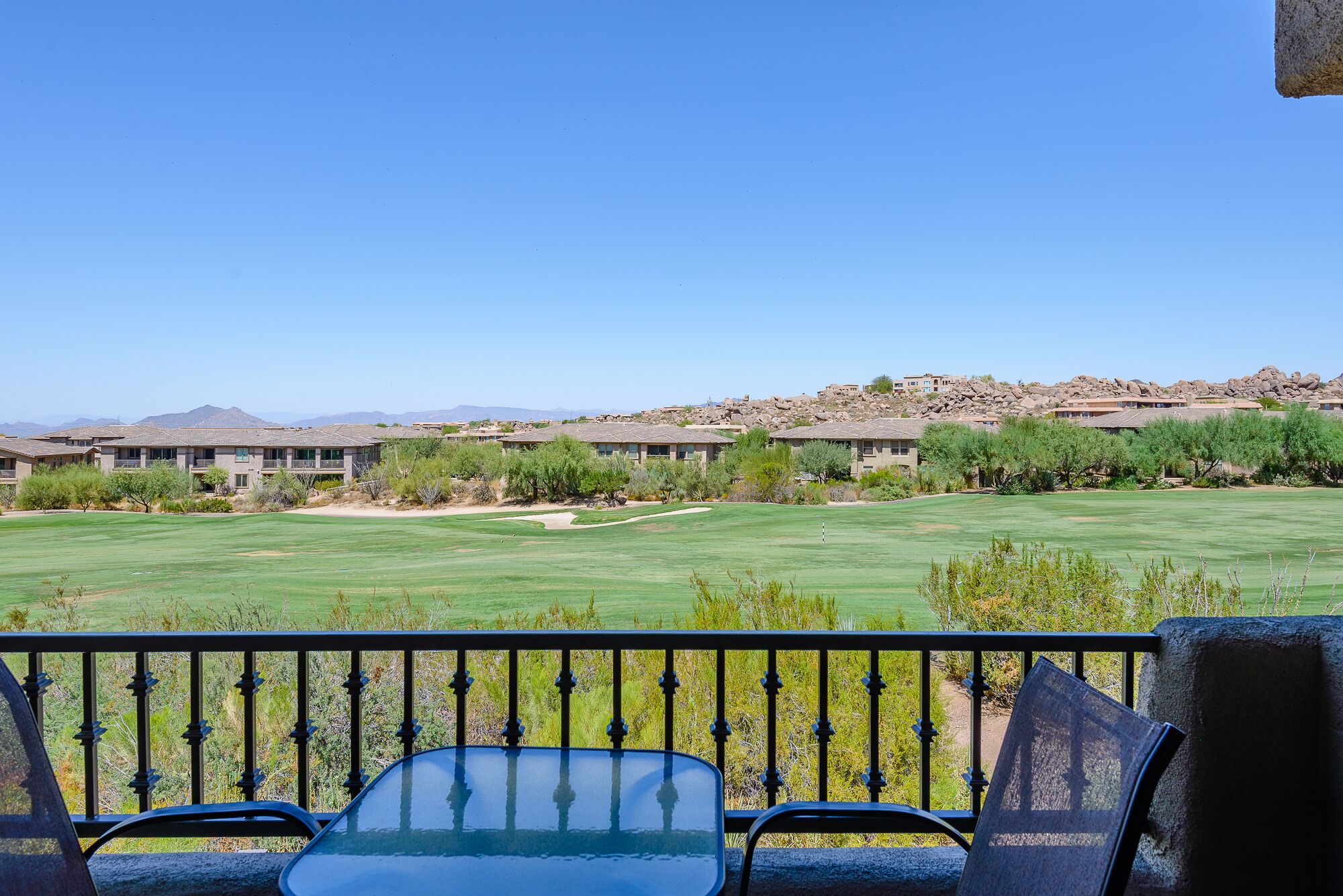 2450 Square Foot Town-Home with Golf Course and Mountain VIEWS!