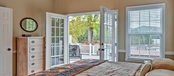 Lakefront Hiawassee Home w/ Boat Dock & Hot Tub!