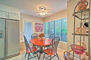 Dining - Charming Hilton Head Home on Quiet Street (Hilton Head Island)