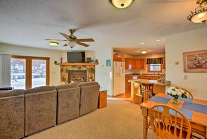 TV, fireplace, DVD player - Cozy Riverfront Home w/ Fire Pit in Houghton Lake! (Houghton Lake)