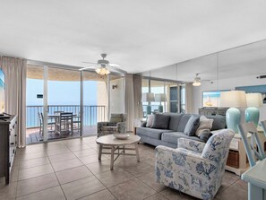 Smart TV - Balcony Water Views, NEW UPDATES to Kitchen and NEW Living Room Furniture (Miramar Beach)