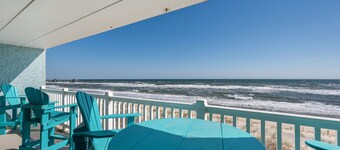 The Paisley Marlin: PierView Oceanfront Condo, Cozy Amenities and Incredible Vie