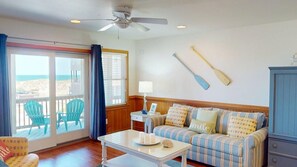 Smart TV, DVD player, books, video library - Amazing Views, Dog Friendly, 4x4, Pool, Hot Tub, Wild Horses (Carova)