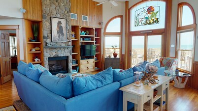 GORGEOUS OCEANFRONT Pool, Hot tub, Game room, tiki bar. 4x4 beach SEPT 6 open