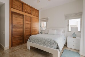 2 bedrooms, iron/ironing board, travel cot, free WiFi