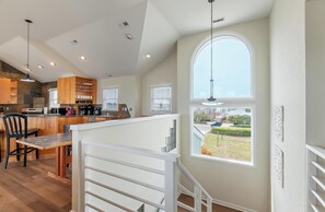 Interior - JJ's Beach House - Nags Head MP 11, Oceanfront, Pool, Hot Tub, Pool Table, Flex Stays, Pets OK (Nags Head)