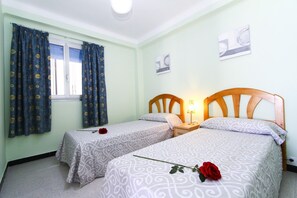 1 chambre, fer et planche à repasser, accès au Wi-Fi (inclus)