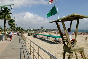 Platja a a prop 
