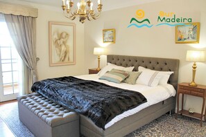 5 camere, una scrivania, insonorizzazione, ferro/asse da stiro