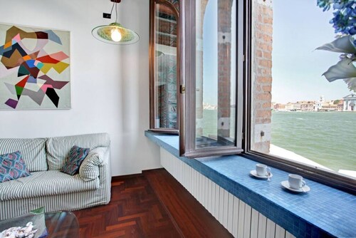 Venice, Giudecca, comfortable apartment for 7 with a magnificent view of the can