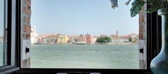 Venice, Giudecca, comfortable apartment for 7 with a magnificent view of the can