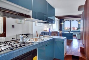 Fridge, microwave, oven, stovetop