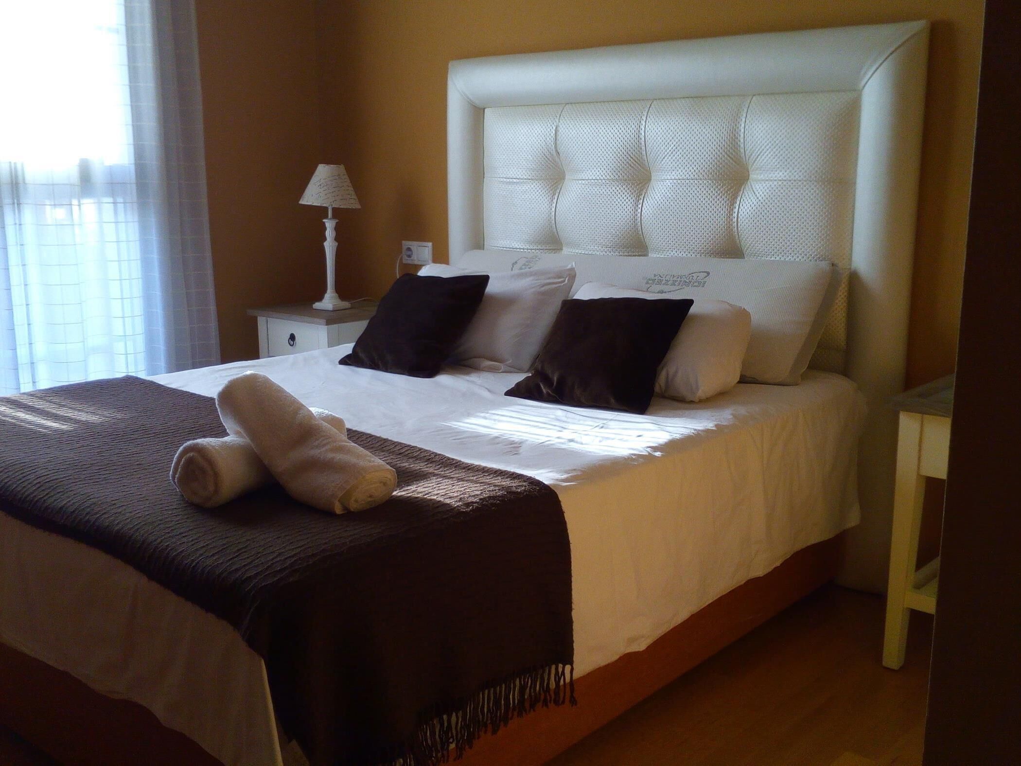 2 chambres, fer et planche à repasser, accès Internet, draps fournis