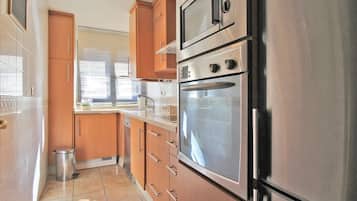 Frigorifero, microonde, forno, lavastoviglie