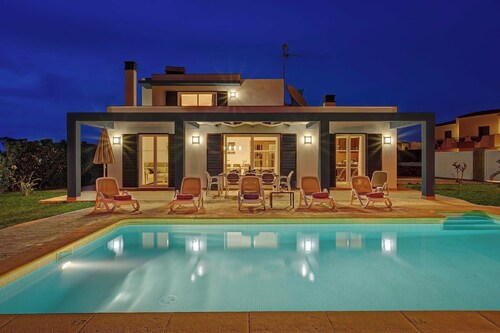 Blue Dream - Six Bedroom Villa, Sleeps 8