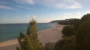 Beach nearby - Villa with garden surrounded by greenery a stone's throw from the sea (Santa Margherita di Pula)